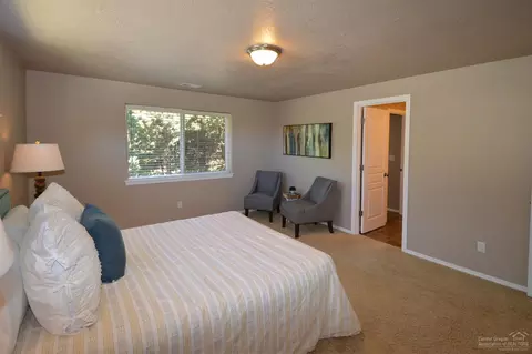 20266 SE Knightsbridge Pl, Bend, OR 97702 photo 9