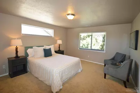 20266 SE Knightsbridge Pl, Bend, OR 97702 photo 8
