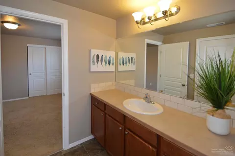 20266 SE Knightsbridge Pl, Bend, OR 97702 photo 12