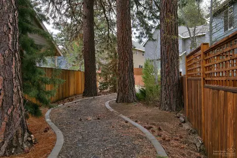 61261 Brookside Loop, Bend, OR 97702 photo 18