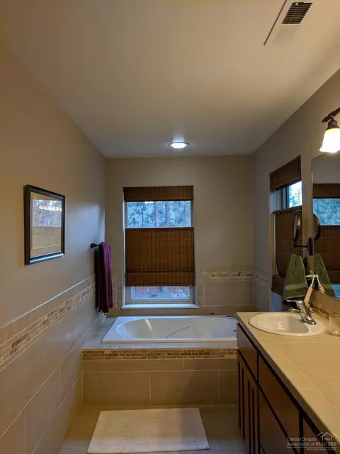 19835 Copernicus Ave, Bend, OR 97702 photo 12