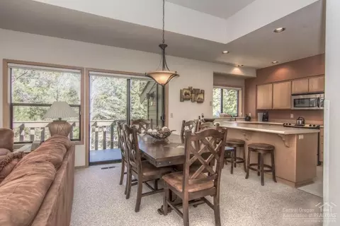 57403 Beaver Ridge Loop, Sunriver, OR 97707 photo 5