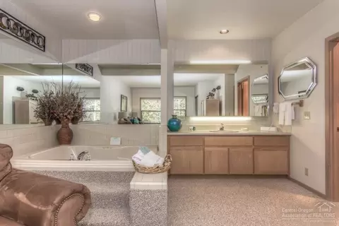 57403 Beaver Ridge Loop, Sunriver, OR 97707 photo 9