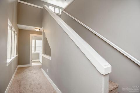 1063 SE Leonel Ln, Bend, OR 97702 photo 16