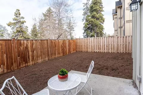 1064 SE Leonel Ln, Bend, OR 97702 photo 22