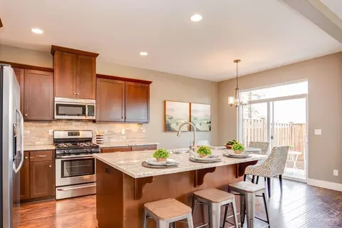 1064 SE Leonel Ln, Bend, OR 97702 photo 6