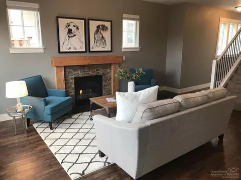 1064 SE Leonel Ln, Bend, OR 97702 photo 4