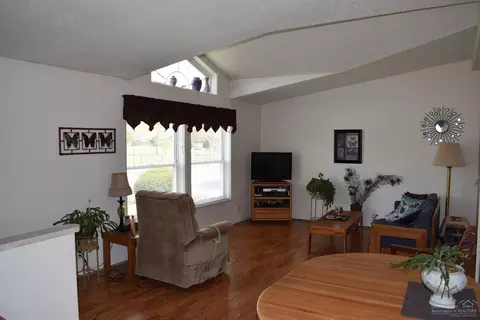 4309 Mt Vernon Rd, Springfield, OR 97478 photo 12