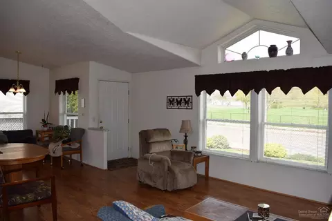 4309 Mt Vernon Rd, Springfield, OR 97478 photo 4