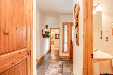 57445 Sun Eagle Ln, Sunriver, OR 97707 photo 5