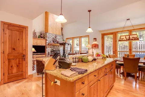 57445 Sun Eagle Ln, Sunriver, OR 97707 photo 9