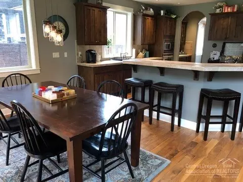 60852 Yellow Leaf St, Bend, OR 97702 photo 9