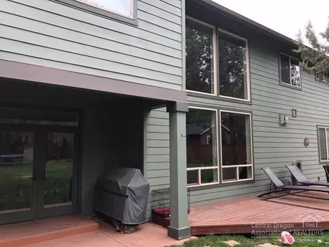 60852 Yellow Leaf St, Bend, OR 97702 photo 3