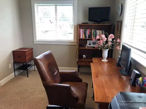 60852 Yellow Leaf St, Bend, OR 97702 photo 24