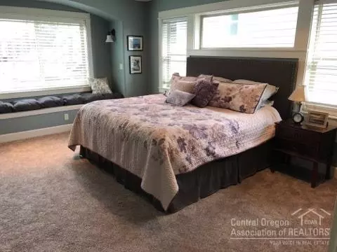 60852 Yellow Leaf St, Bend, OR 97702 photo 18
