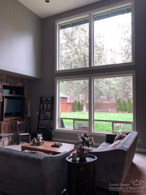 60852 Yellow Leaf St, Bend, OR 97702 photo 6