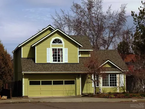 2012 NE Taylor Ct, Bend, OR 97701 photo 1