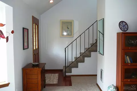 2012 NE Taylor Ct, Bend, OR 97701 photo 5