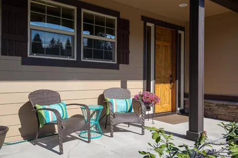 60816 Cobblestone Pl, Bend, OR 97702 photo 2