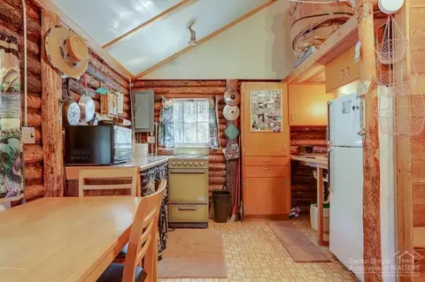 15751 Friendly St, La Pine, OR 97739 photo 4