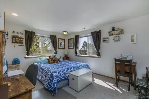 65128 Hunnell Rd, Bend, OR 97703 photo 12