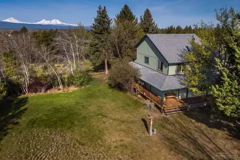 65128 Hunnell Rd, Bend, OR 97703 photo 2