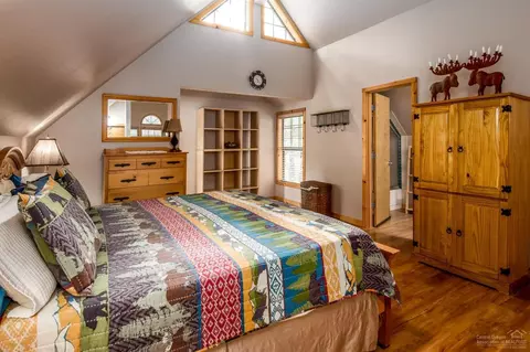 57488 Circle Four Ln, Sunriver, OR 97707 photo 9