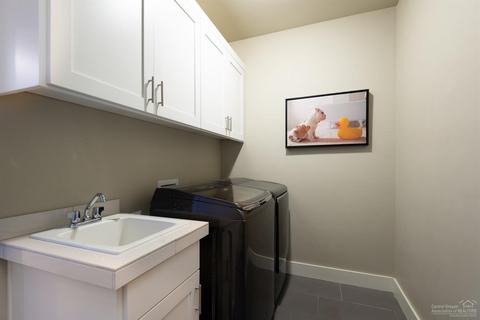 2452 NW Drouillard Ave, Bend, OR 97703 photo 19
