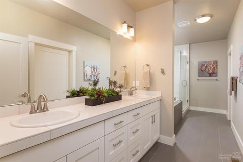 2452 NW Drouillard Ave, Bend, OR 97703 photo 13