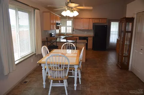 51275 Riley Ln, La Pine, OR 97739 photo 5