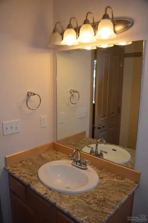 51275 Riley Ln, La Pine, OR 97739 photo 15