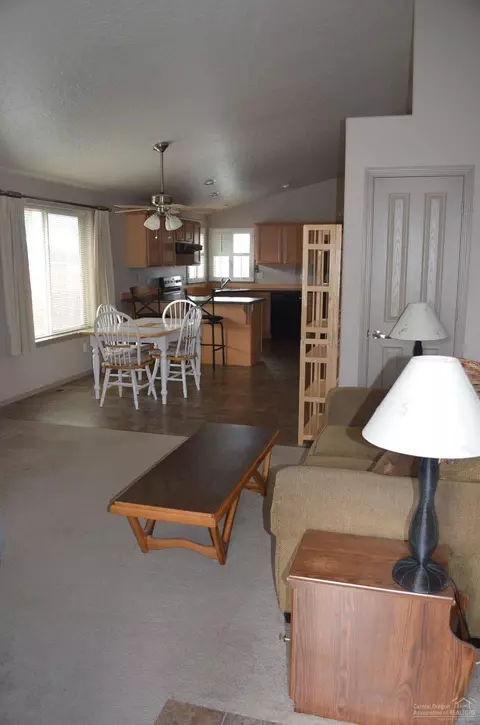 51275 Riley Ln, La Pine, OR 97739 photo 2