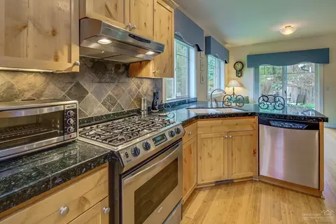 61209 Ridgewater Loop, Bend, OR 97702 photo 10