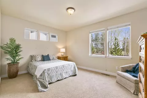 61915 Fall Creek Loop, Bend, OR 97702 photo 12