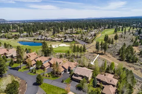 61915 Fall Creek Loop, Bend, OR 97702 photo 2
