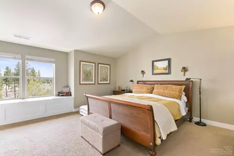 61915 Fall Creek Loop, Bend, OR 97702 photo 16