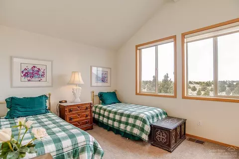 22305 White Peaks Dr, Bend, OR 97702 photo 17