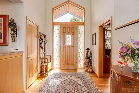 22305 White Peaks Dr, Bend, OR 97702 photo 3