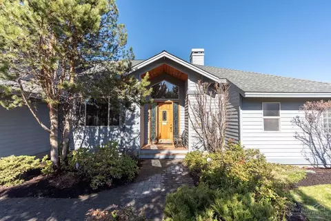 22305 White Peaks Dr, Bend, OR 97702 photo 2