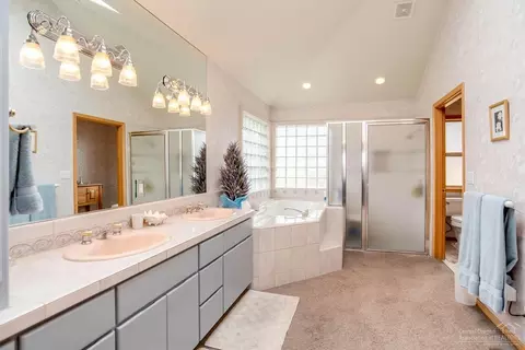 22305 White Peaks Dr, Bend, OR 97702 photo 14