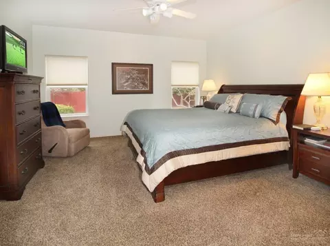 381 SE Soft Tail Loop, Bend, OR 97702 photo 12
