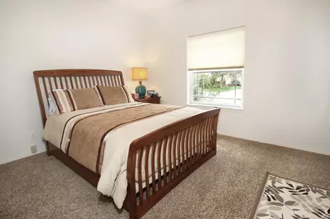 381 SE Soft Tail Loop, Bend, OR 97702 photo 17