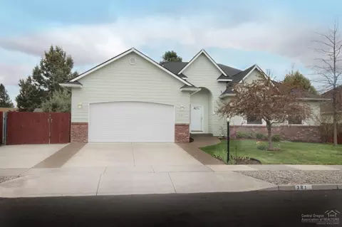 381 SE Soft Tail Loop, Bend, OR 97702 photo 1