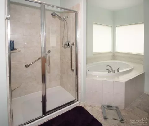 381 SE Soft Tail Loop, Bend, OR 97702 photo 15
