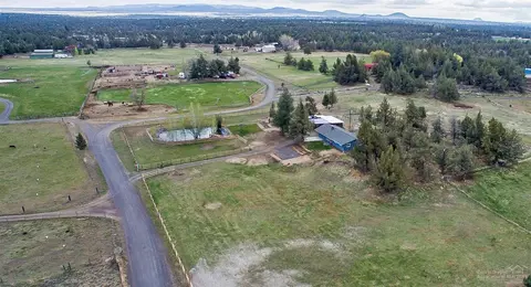 61775 Harmony Ln, Bend, OR 97701 photo 3