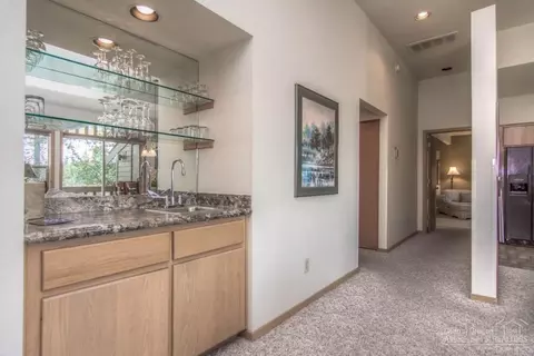 57319 Beaver Ridge Loop, Sunriver, OR 97707 photo 10