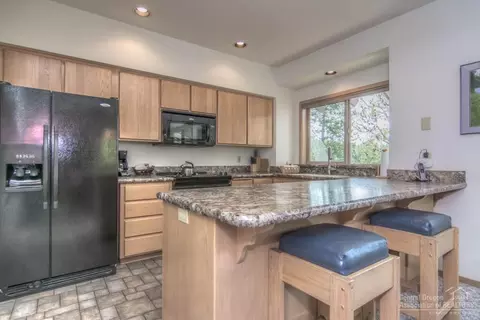57319 Beaver Ridge Loop, Sunriver, OR 97707 photo 6