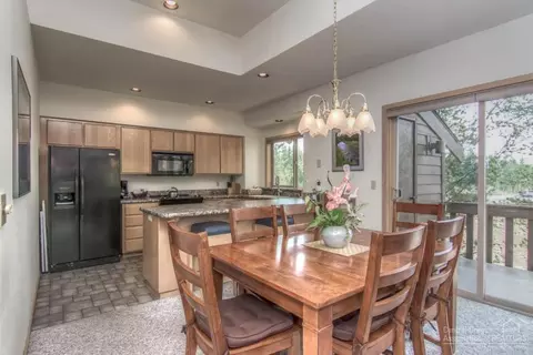57319 Beaver Ridge Loop, Sunriver, OR 97707 photo 5