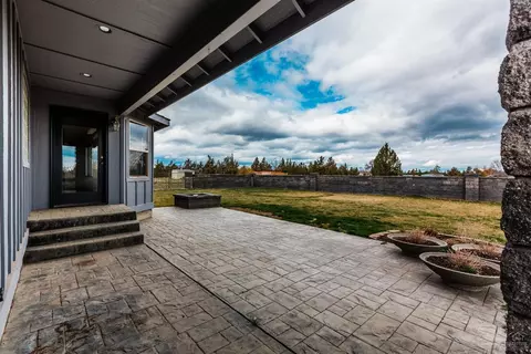 21540 Gift Rd, Bend, OR 97703 photo 7