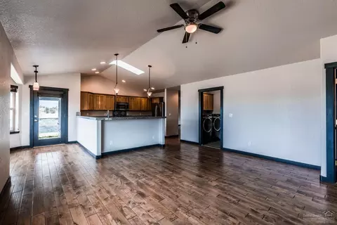 21540 Gift Rd, Bend, OR 97703 photo 10